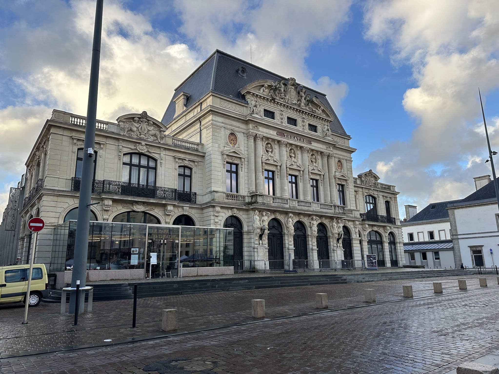 Week-end à Cherbourg en famille : entre méduses, marins et crêpes au caramel beurre salé